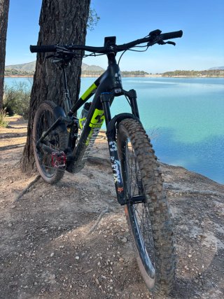 Bicicleta eléctrica Cube Stereo