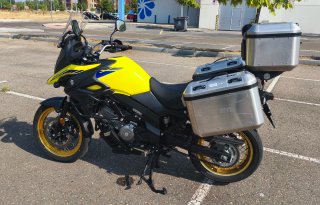 Suzuki V-Strom 650 Adventure Amarilla