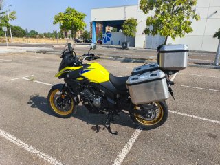 Suzuki V-Strom 650 Adventure Amarilla