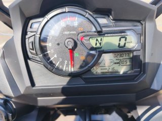 Suzuki V-Strom 650 Adventure Amarilla