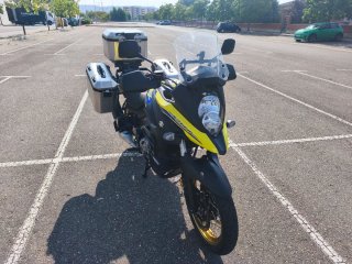 Suzuki V-Strom 650 Adventure Amarilla