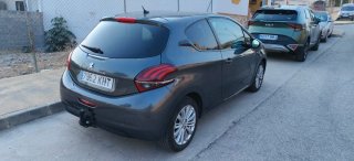 Peugeot 208 Style Diesel 2018