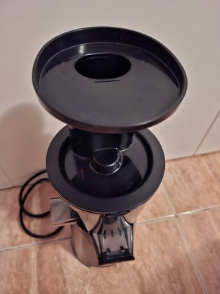 Extractor de zumos SEVERIN prensado en frío