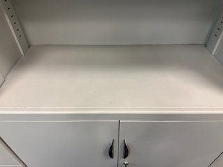 Mueble de oficina metálico