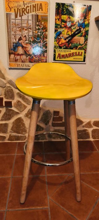 SPEDIZIONE NAZIONLE COMPRESA   Sgabello Scandinavo