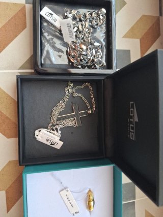 Lote de Cajas y Bolsas Pandora & 5 artículos