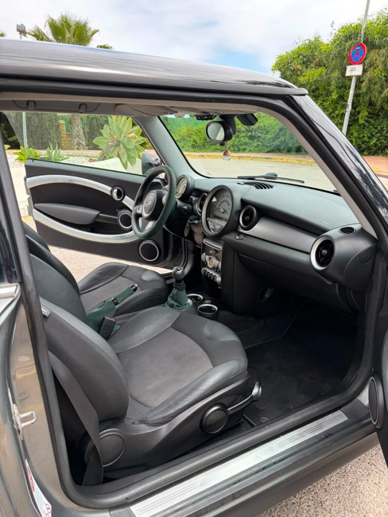 MINI Cooper 2010 - foto 1