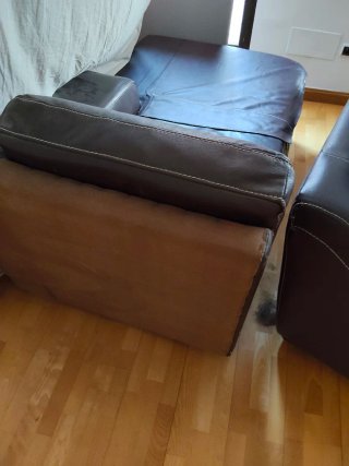 Conjunto 2 sofás de piel marrones