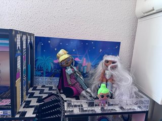 Mansión LOL con muñecas y accesorios