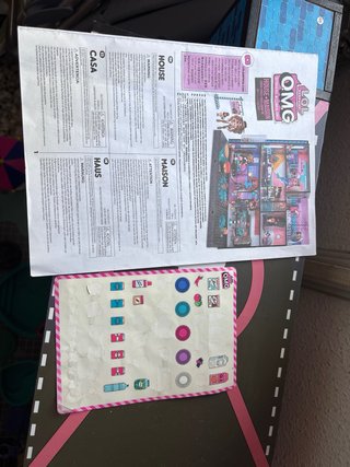 Mansión LOL con muñecas y accesorios