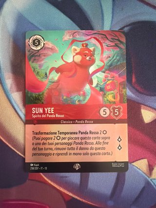 Sun Yee Spirito del Panda Rosso Carta Disney Lorca