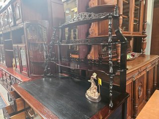 Secretária antiga recuperada