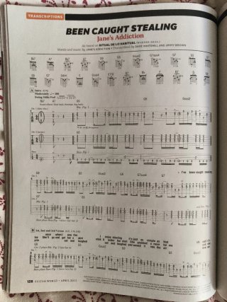 Revista guitar world en inglés abril 2012