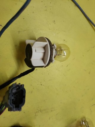 PORTALAMPARAS PILOTO TRASERO NISSAN TERRANO II