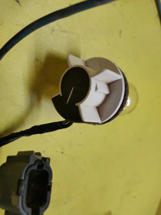 PORTALAMPARAS PILOTO TRASERO NISSAN TERRANO II