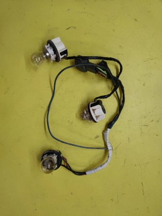 PORTALAMPARAS PILOTO TRASERO NISSAN TERRANO II