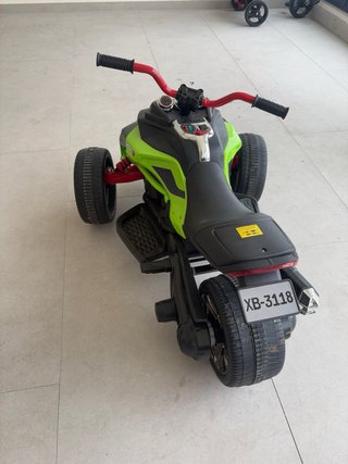 Cuatrimoto Eléctrica Tank Verde