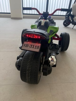 Cuatrimoto Eléctrica Tank Verde