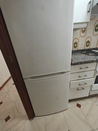 Nevera Bosch blanca - precio negociable.
