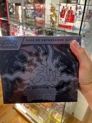 Caja Entrenador Élite Oscuridad Absoluta Pokémon