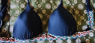 Bikini Negro con Detalles Multicolor