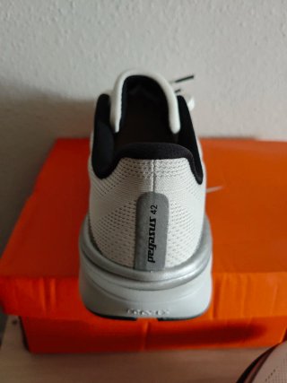 Nike Zoom Pegasus 42. Talla 42