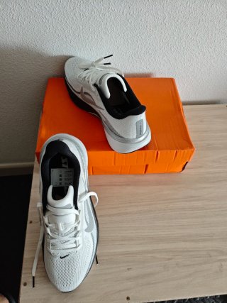 Nike Zoom Pegasus 42. Talla 42