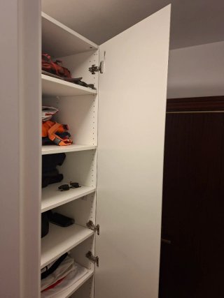 Armario IKEA blanco puertas VIKANES muy amplio