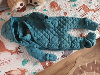 Buzo marca Coconut acolchado bebé 3-6 meses