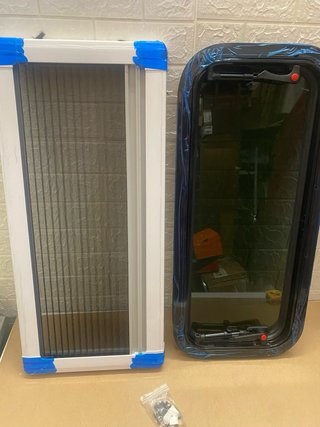 Ventana abatible para camper