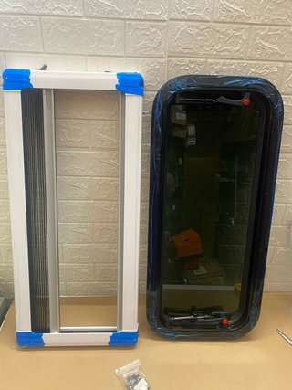 Ventana abatible para camper