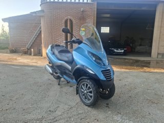 Piaggio MP3 Azul Trike