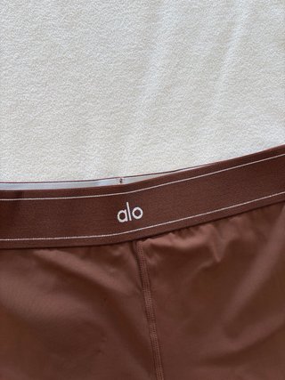 Alo Yoga Pantalón Entrenamiento Marrón