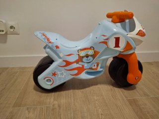 Moto correpasillos infantil azul