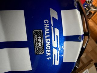 Casco LS2 Challenger F