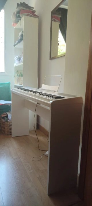Piano Eléctrico Gear4music Poco Uso