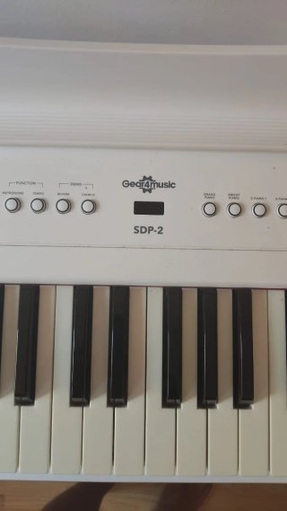 Piano Eléctrico Gear4music Poco Uso