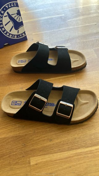 Sandalias Birkenstock Negras y Doradas