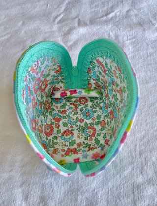 Monedero hecho a mano gato y flores
