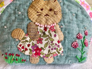 Monedero hecho a mano gato y flores