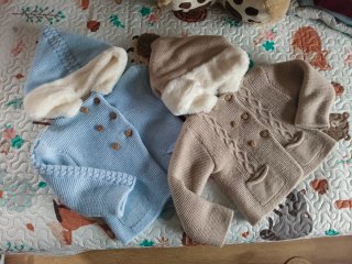 2 Abrigos Bebe Punto 18 Meses
