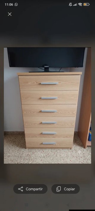 Cajonera de madera color beige y marrón