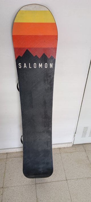 Snowboard Salomon Super8 con fijaciones