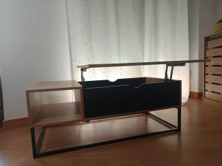 Mesa elevable estilo industrial