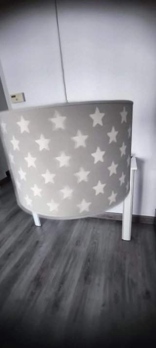 Lámpara infantil estrellas gris y blanca