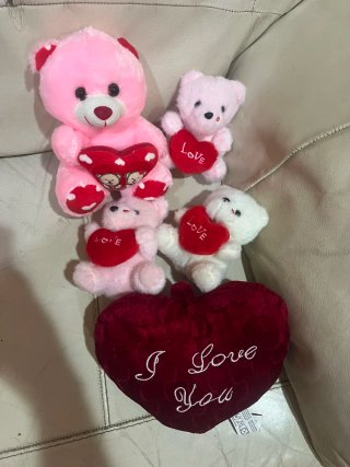 Lote de 4 peluches de ositos con corazón