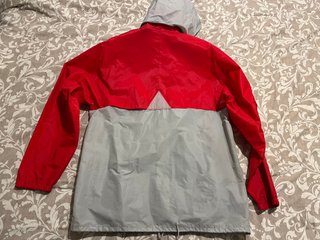 K-Way impermeabile grigio e rosso