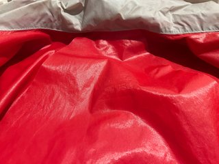 K-Way impermeabile grigio e rosso