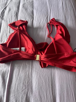 Sujetador bikini rojo Zara talla L sin estrenar