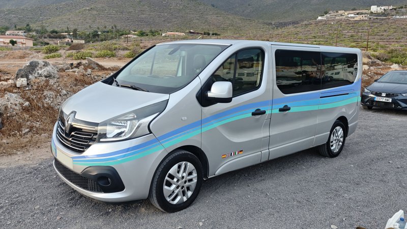 Renault Trafic 2018 larga 145CV 9 plazas 276.000km - foto 1